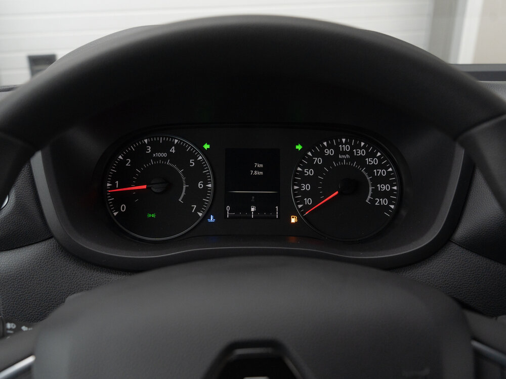 /images/pages/catalog/Renault Master L2H2/Renault_master_L2H2_11.jpg